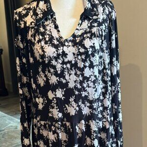 Black and white long flowered dress with long sleeves - Large